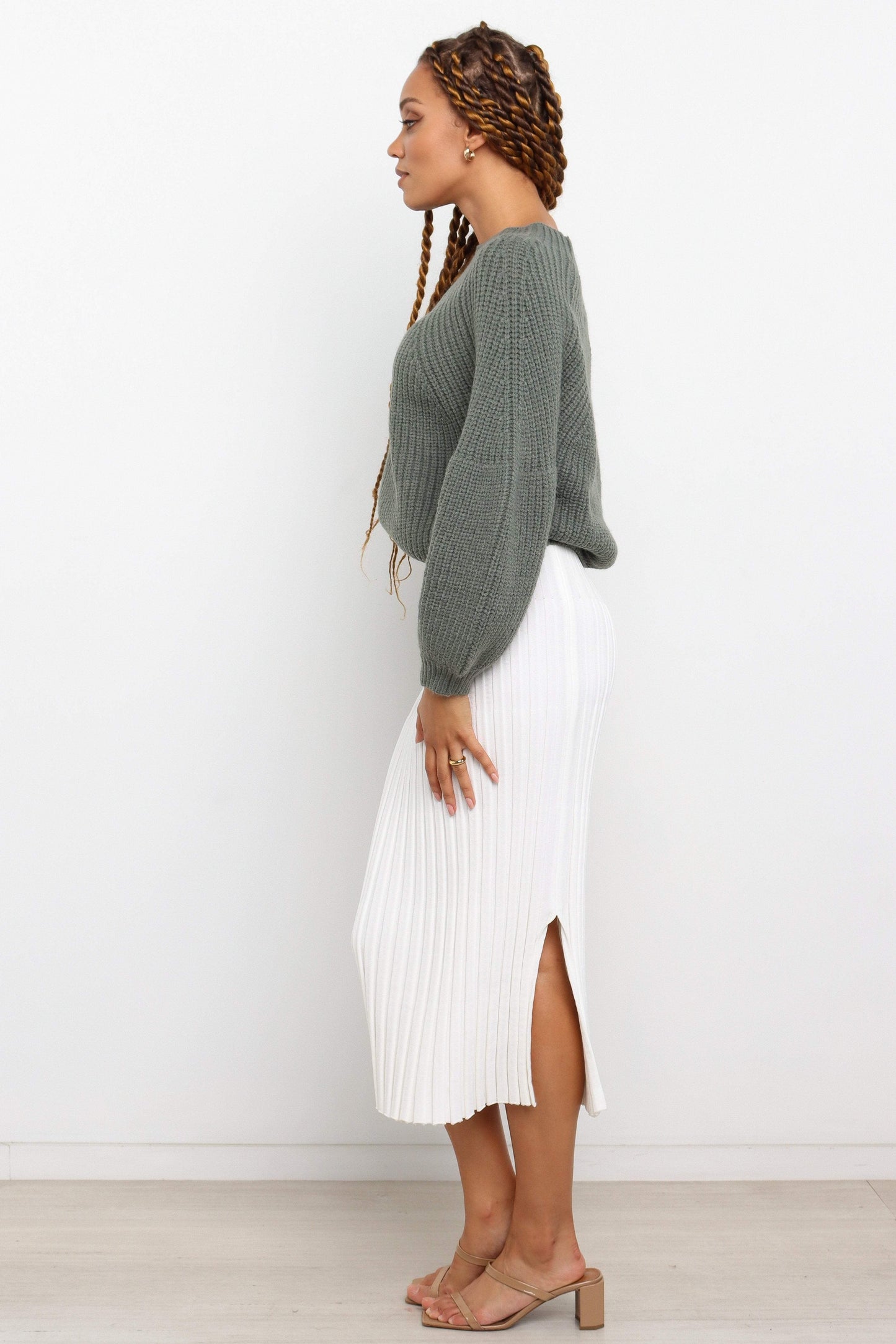 Cozy Round-Neck Relaxed Knit Sweater